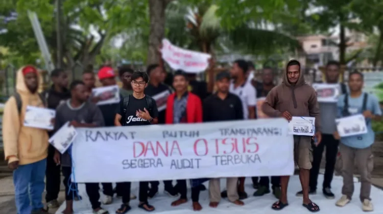 Aksi Massa Soroti Transparansi Dana Otsus dan BBM
