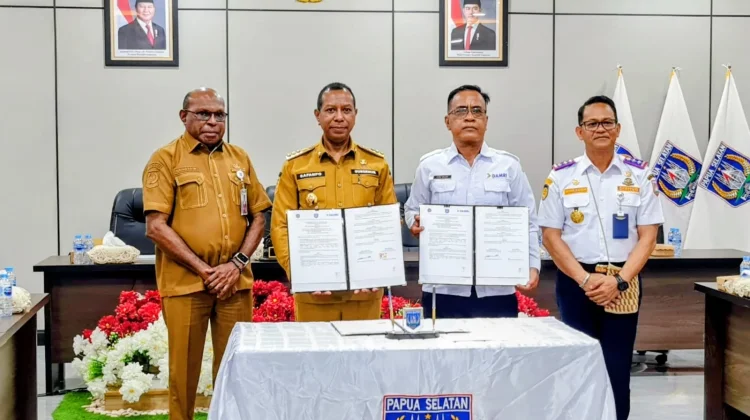Pemprov Papua Selatan MoU Bersama Perum Damri Serahkan Lima Bus untuk ASN