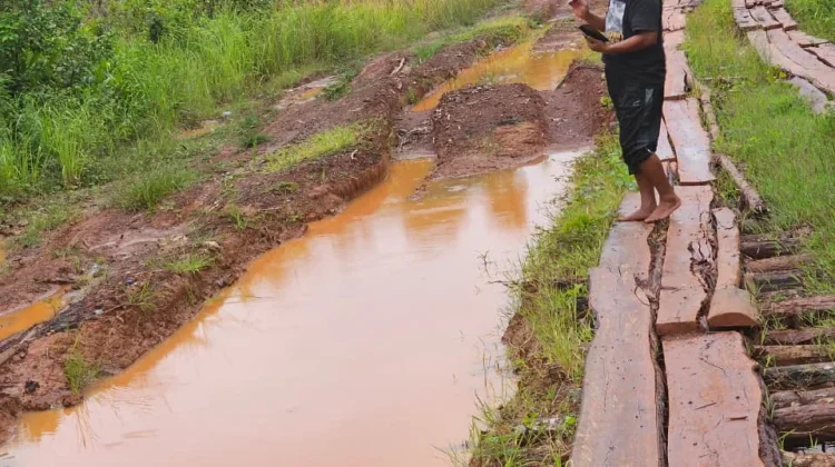 DPR Soroti Akses Jalan Distrik Animha