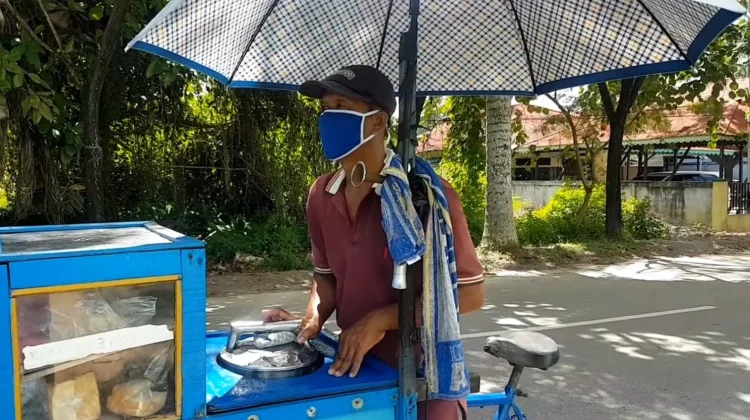 Gerobak Kecil, Jalan Panjang ke Baitullah