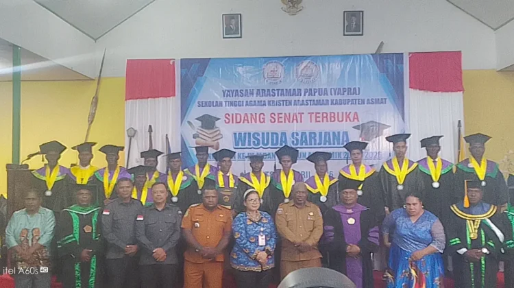 Sekolah Tinggi Teologi Arastamar Asmat Wisuda 60 Sarjana