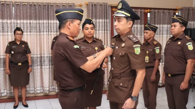 Kajari Merauke Lantik Kepala Seksi Pemulihan Aset dan Pengelolaan Barang Bukti