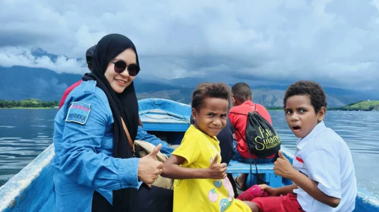 "Semua Bisa Mengajar": Strategi Digital untuk Generasi Kritis Papua