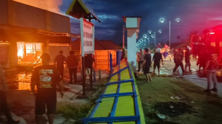 Diduga Korsleting Listrik, Kantor PUPR Kabupaten Mappi Terbakar