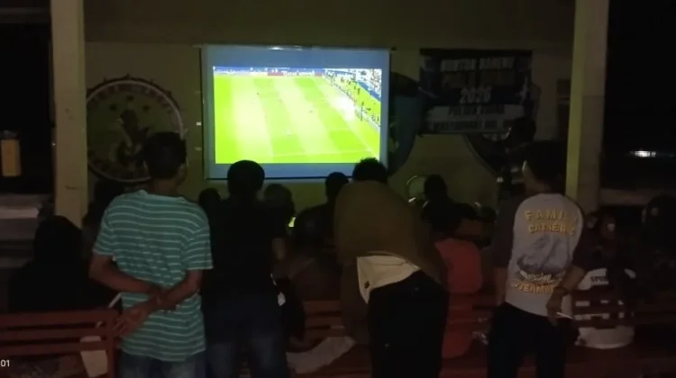 Polsek Edera Gelar Nobar Piala Dunia Bersama Warga