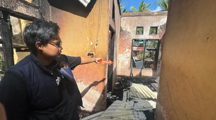 Olah TKP Kebakaran Rumah di Merauke