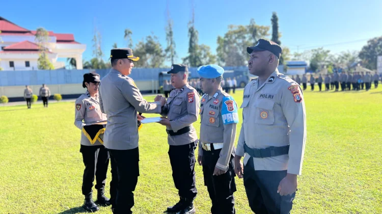 Polisi Selamatkan Ibu Melahirkan dihadiahkan Penghargaan