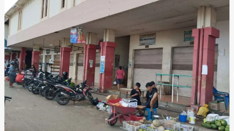 Harga Barang Kebutuhan Pokok di Pasar Wamanggu Stabil