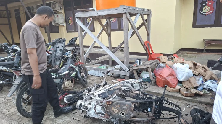 Polisi Amankan Pelaku Pembakar Motor