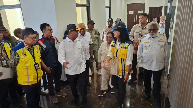 Dua Wamen Tinjau Infrastruktur Jalan hingga Revitalisasi Embung Efata