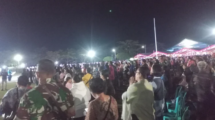 Kebaktian Kebangunan Rohani Menghimpun Ribuan Jemaat di Kodam XXlV Mandala Triko.