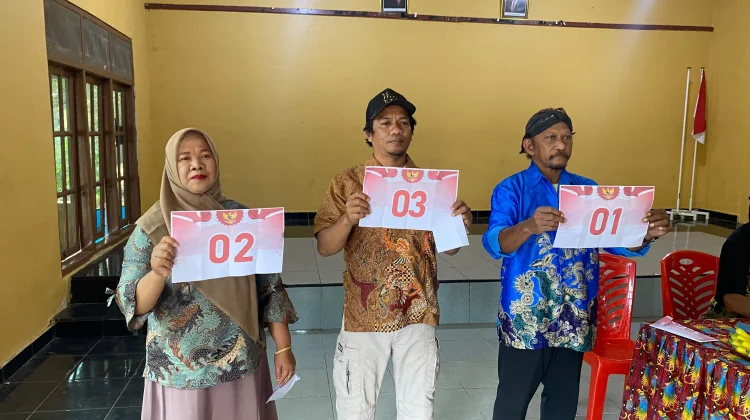 Tiga Calon Ikuti Pengundian Nomor Urut Kepala Kampung Sido Mulyo