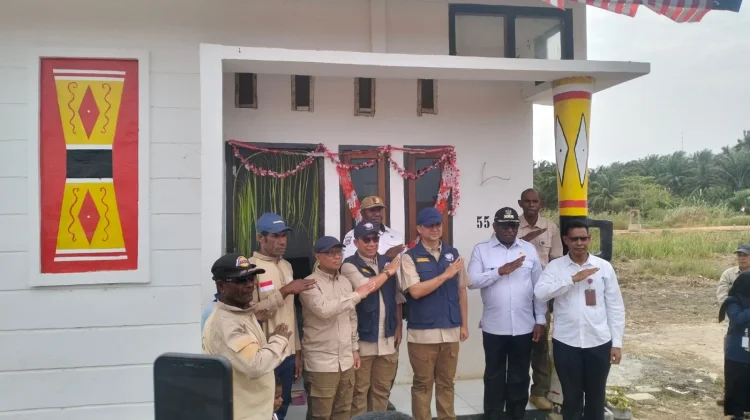 Polsek Kurik Kawal Kunjungan Kerja Menteri Transmigrasi di Kampung Domande