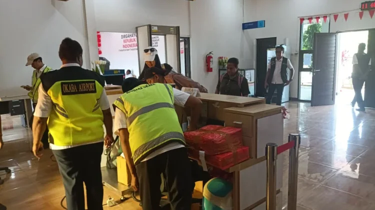 Ciptakan Rasa Aman, Polsek Okaba Kawal Penerbangan Susi Air