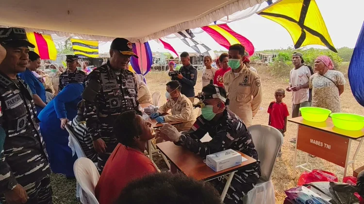 Baksos dan Kesehatan Kodaeral XI, TNI AL Hadir Melayani Masyarakat Papsel