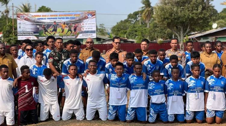 Laga Perdana sepak bola GSI SMP Jhon 23 Merauke Kalahkan SMP N 2 Skor 3-1