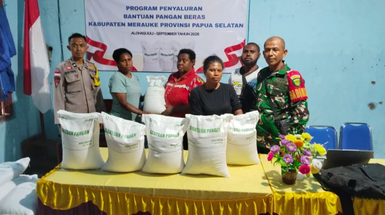 Bhabinkamtibmas Sota Amankan Penyaluran 480 Karung Beras