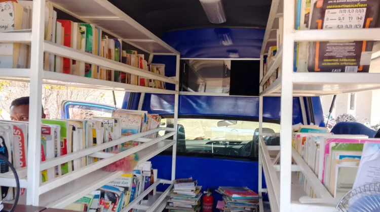 Dinas Perpustakaan Merauke Launcing Taman Literasi Kolaborasi Warung bakso.