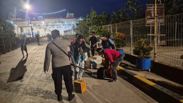 Polsek KPL Merauke Amankan Kedatangan KM Tatamailau
