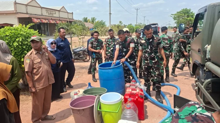 Perumda Air Minum Jereukom Salurkan Bantuan Air Bersih bagi Warga Kampung Amunkay