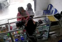 Polres Merauke Kembalikan Ponsel Korban Perampokan