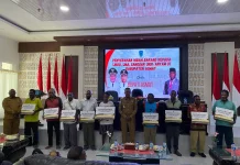 Bupati Asmat Serahkan Bantuan Hibah Barang