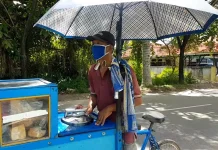 Gerobak Kecil, Jalan Panjang ke Baitullah