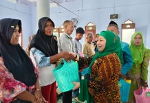 Muslimat NU Papsel Santuni Yatim Piatu dan Dhuafa