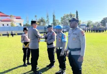 Polisi Selamatkan Ibu Melahirkan dihadiahkan Penghargaan