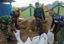 Kodim 1707/Merauke Distribusikan Material TMMD