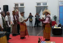 Pengukuhan Ketua Flobamorata Asmat