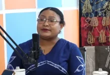 Anak Muda Belajar Merawat Batik Benang Ikat