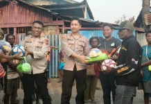 Polsek KPL Merauke Salurkan Bantuan kepada Masyarakat
