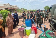 Perumda Air Minum Jereukom Salurkan Bantuan Air Bersih bagi Warga Kampung Amunkay