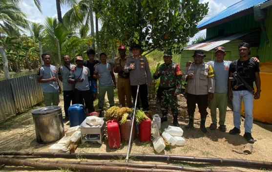 Gerebek Produksi Miras, Polisi Amankan Peralatan Suling