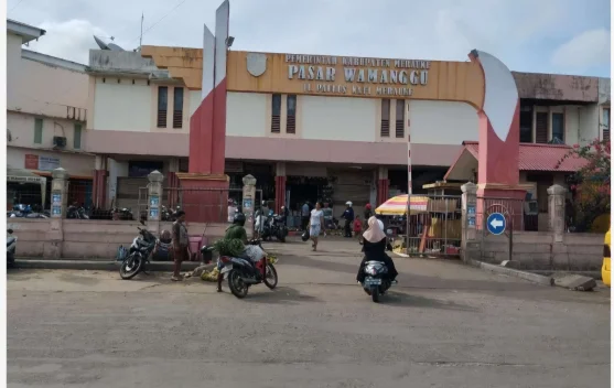 Harga Barang Kebutuhan Pokok di Pasar Wamanggu Stabil