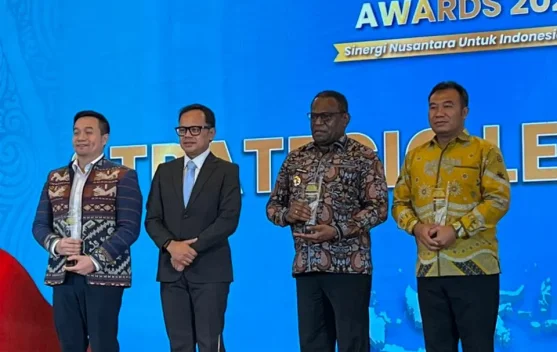 Bupati Yosep Terima Penghargaan Strategic Leadership National Governance 2026
