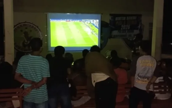 Polsek Edera Gelar Nobar Piala Dunia Bersama Warga