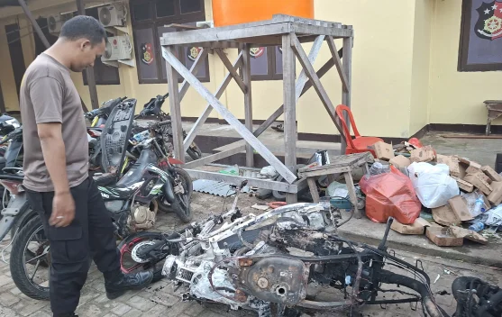 Polisi Amankan Pelaku Pembakar Motor