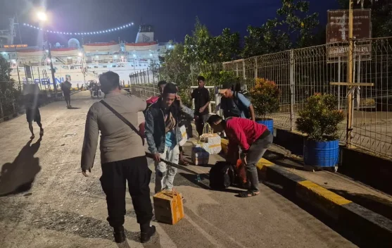 Polsek KPL Merauke Amankan Kedatangan KM Tatamailau