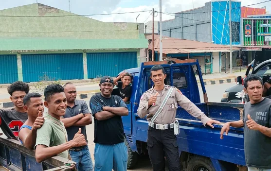 Satlantas Polres Merauke Edukasi Pengemudi Angkutan Barang
