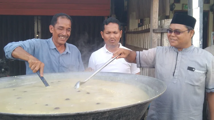 Tokoh Muda Berbagi Kanji Rumbi untuk Masyarakat