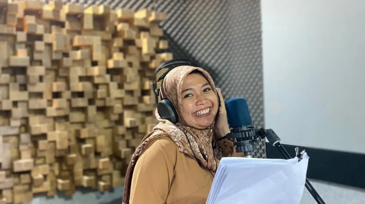 Mengenal Dunia Voice Over: Peluang Kreatif di Era Digital