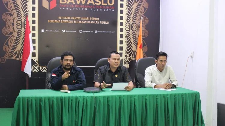 Bawaslu Aceh Jaya Gelar Ngabuburit Pengawasan