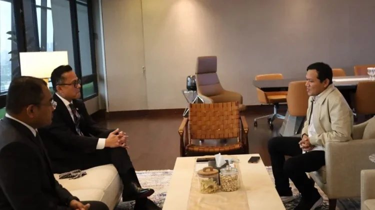 Wagub Aceh Bahas Pengalihan Dukungan Huntara ke Huntap Bersama BP BUMN