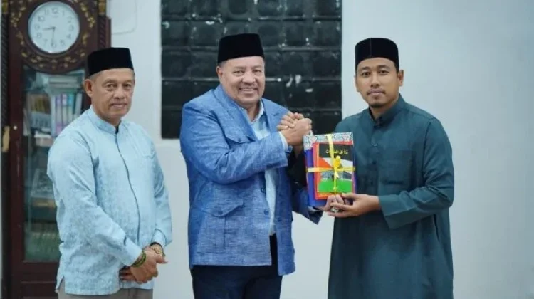 Safari Ramadan, Bupati TRK Serahkan Bantuan Keagamaan
