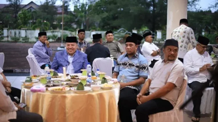 Bupati dan Wakil Bupati Nagan Raya Hadiri Buka Puasa Bersama DPRK
