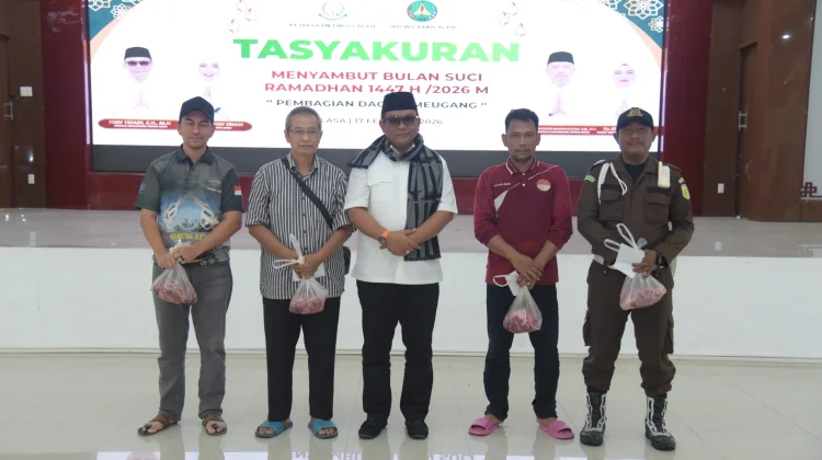 Kejati  Aceh Telah Bagikan  560 Paket Daging