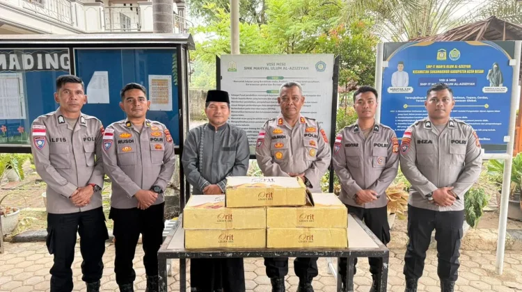 Polda Aceh Bagikan 2,7 Ton Kurma