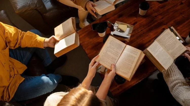 Cara Konsisten Membaca Buku Setiap Hari